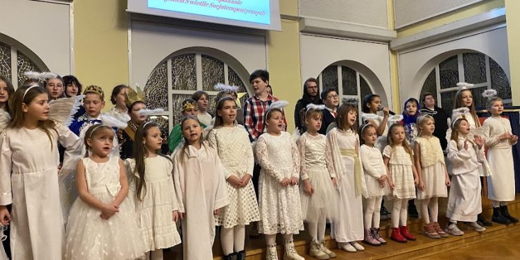 Magiczne chwile podczas świątecznego spotkania Miejskich Świetlic Socjoterapeutycznych