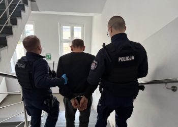 Zarzuty wobec ojczyma i matki za znęcanie się nad 5-letnią dziewczynką