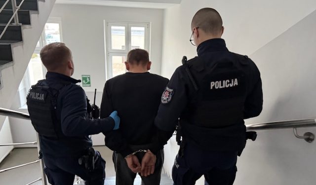 Zarzuty wobec ojczyma i matki za znęcanie się nad 5-letnią dziewczynką