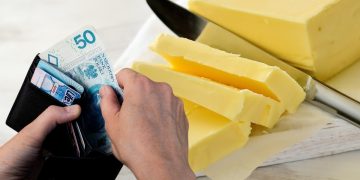 W 2024 roku masło w sklepach intensywnie drożało