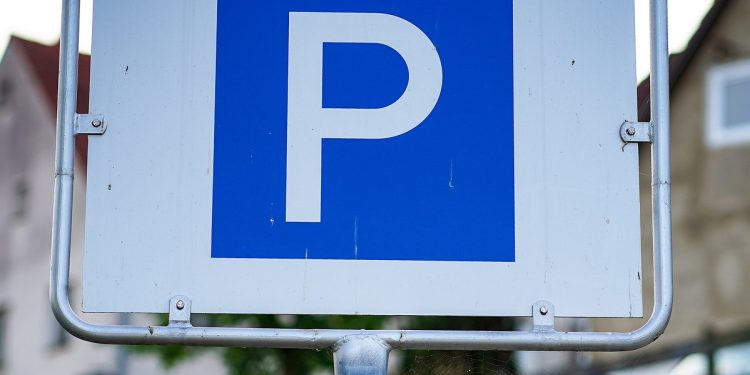 Nowe zasady korzystania z parkingu przy III LO
