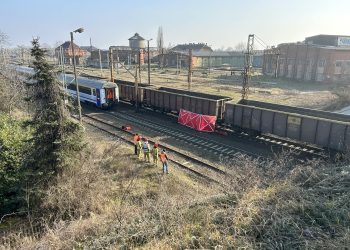 Pociąg towarowy śmiertelnie potracił człowieka w okolicach dworca kolejowego w Gnieźnie