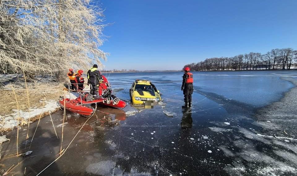 Rajd po zamarzniętym jeziorze zakończony zarzutami
