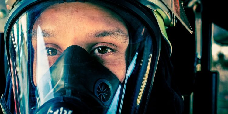 Interwencja służb ratunkowych w Gnieźnie z powodu substancji chemicznej