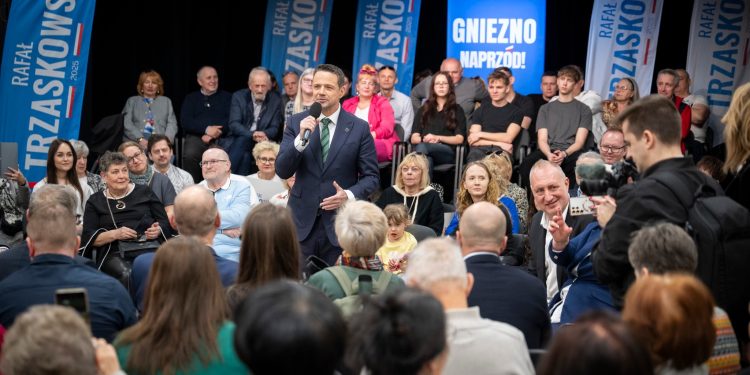 Gniezno mało znaczącym przystankiem na trasie Rafała Trzaskowskiego