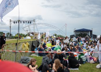 Lednica2000 przerwana z powodu gwałtownej pogody. Pierwsza ewakuacja w historii spotkań młodych