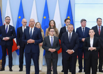 Rekonstrukcja rządu Donalda Tuska. Mniej ministrów, nowe twarze i polityczny sygnał dla koalicji