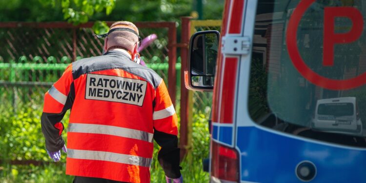 Poważny wypadek na hulajnodze elektrycznej w Kamieńcu. 12-latek przetransportowany śmigłowcem LPR
