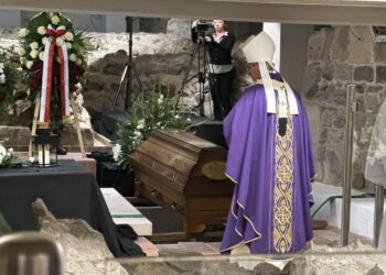 Pożegnanie Prymasa Seniora. Abp Józef Kowalczyk spoczął w katedrze gnieźnieńskiej