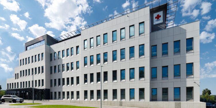 Nowa pracownia tomografii komputerowej w Gnieźnie. NFZ podpisał umowy z placówkami na sierpień