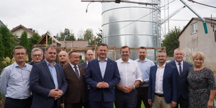 MRiRW: Konsultacje ws. projektu ustawy Aktywny Rolnik na finiszu. Minister Krajewski odwiedził gospodarstwo w woj. wielkopolskim