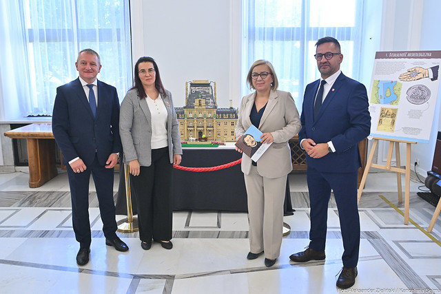 54810937416_6c917d9965_z