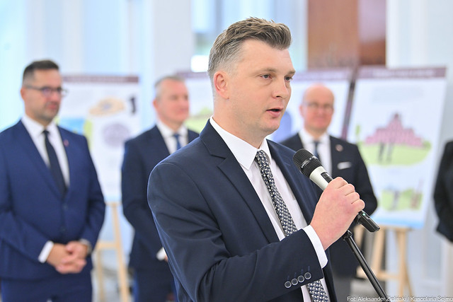 54810937496_5d0a0f3b79_z