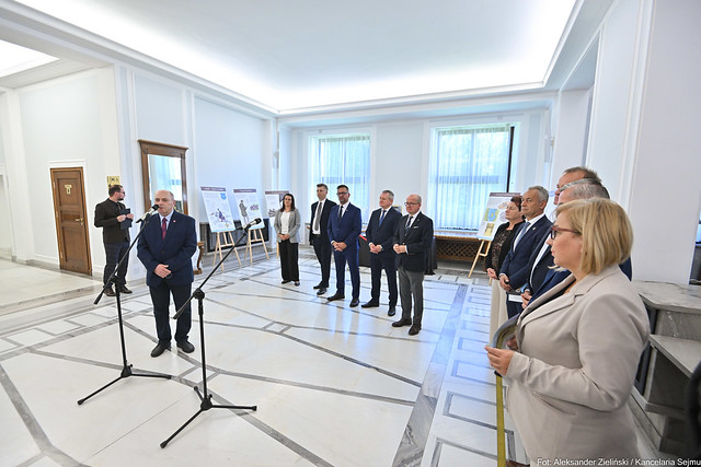 54811194599_8c34b59afd_z