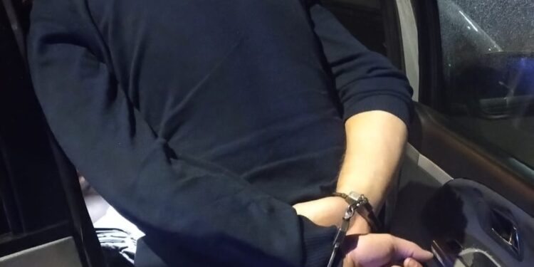 Poszukiwany listem gończym wpadł w ręce policji. W torbie miał narkotyki