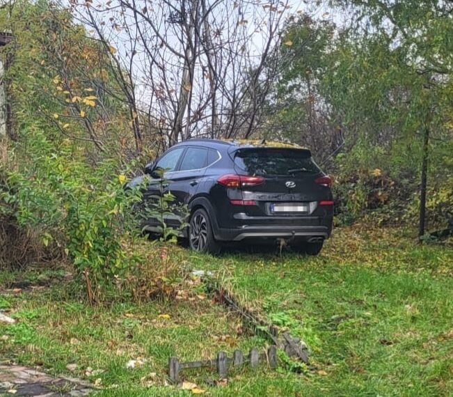 Policjanci odzyskali skradzionego Hyundaia wartego 70 tys. zł. Dwaj mężczyźni usłyszeli zarzuty