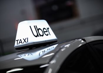 Uber rusza w Gnieźnie. Nie tylko przejazdy osobowe ale i zamawianie dowozu jedzenia