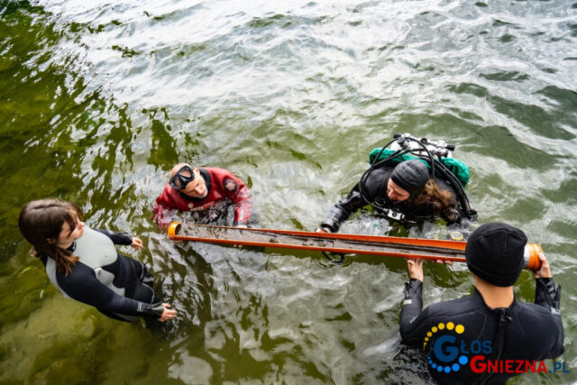 Wydobycie_wloczni_z_drzewcem_fot.CAP-4