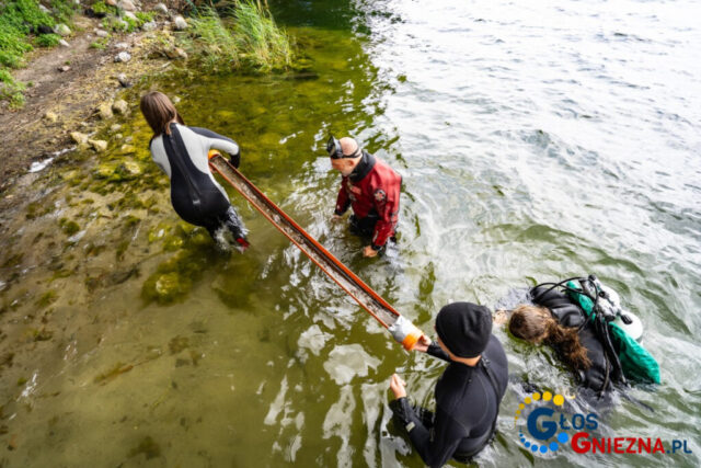 Wydobycie_wloczni_z_drzewcem_fot.CAP-7