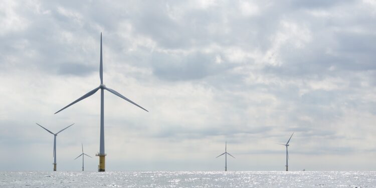 Ministra Hennig-Kloska zadowolona. Prezydent podpisał ustawę o farmach wiatrowych