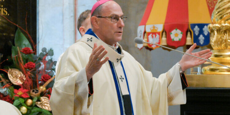 Metropolita gnieźnieński: Pokój pochodzi od Boga, a nie tylko z rozmów czy zbrojeń