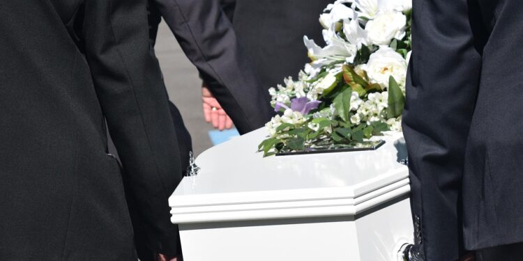 Wyższy i szybszy zasiłek pogrzebowy od Nowego Roku. 7 tys. zł w 14 dni