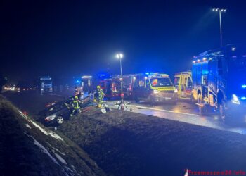 Śmiertelny wypadek na krajowej 15 pod Gnieznem. Droga zablokowana
