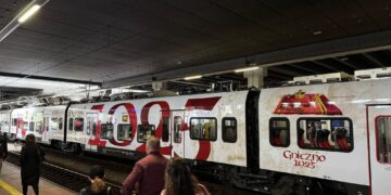 Pociąg Koronacyjny pojedzie do Gniezna. 600 uczniów z Wielkopolski na lekcjach historii wśród rekonstruktorów