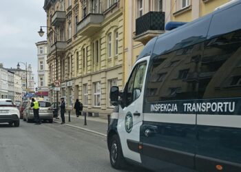 Akcja „TAXI” w Gnieźnie. Policja skontrolowała 31 taksówek, 12 wykroczeń