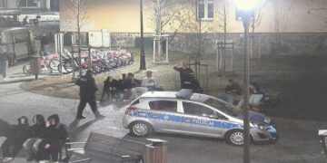 60 wylegitymowanych, 2 nieletnich pod wpływem alkoholu. Policja i straż miejska kontrolują miejsca spotkań młodzieży