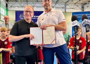 Pół miliona złotych dla Gniezna. Szatnie w hali przy Sportowej przejdą długo wyczekiwany remont