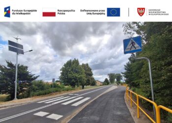 Koniec z chodzeniem poboczem. Kiszkowo otwiera trasę z oświetleniem hybrydowym