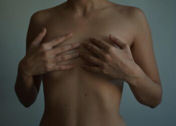 Zmiany w guzie mogą wpływać na leczenie raka piersi. Polskie badanie daje ważny sygnał