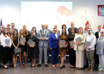 Gniezno: nowi nauczyciele mianowani i powierzenie dyrekcji w SOSW nr 1